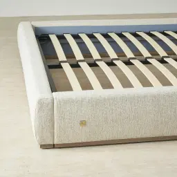 Riviera Isabelline White Fabric Queen Bed with Medium Brown Ash Veneer